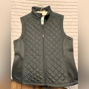 NWT Women’s Van Heusen Black Quilted Vest